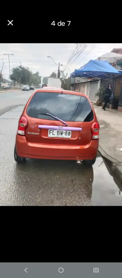 Auto Suzuki rojo en buen estado - miniatura 4