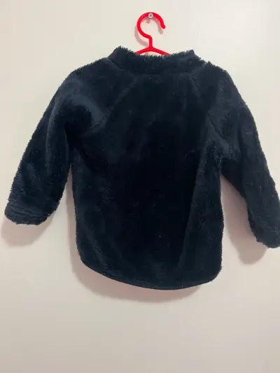 Chaqueta de peluche negra para niños - miniatura 2