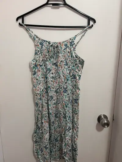 Vestido floral de verano para niña - miniatura 1