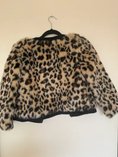 Chaqueta  piel sintética con estampado de leopard - miniatura 3