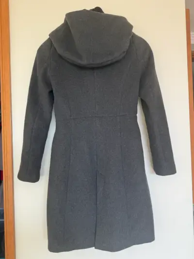 Abrigo gris con capucha Zara Basic - miniatura 3