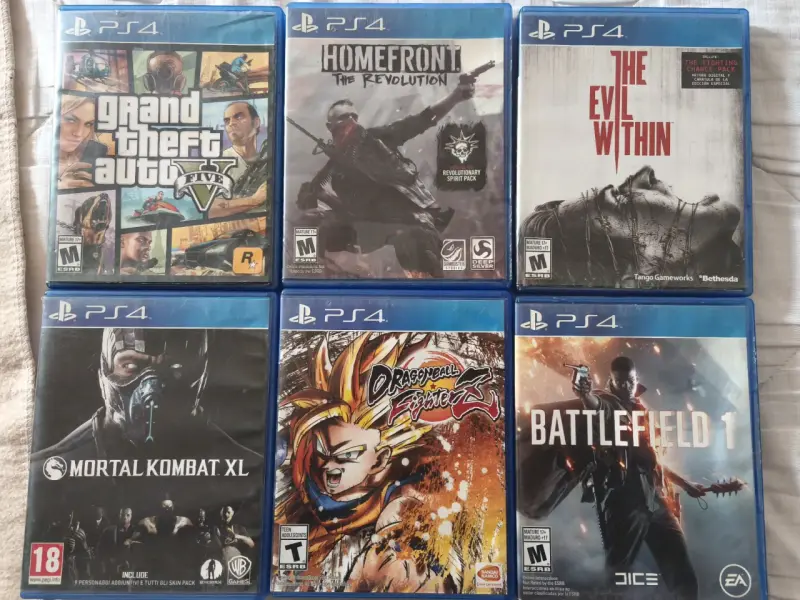 Consola PlayStation 4 con 6 juegos y 2 controles - 2