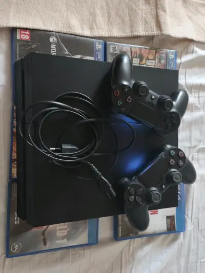 Consola PlayStation 4 con 6 juegos y 2 controles - miniatura 4