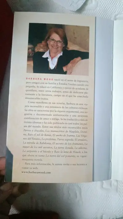 Libro 'La Tierra del Sol Poniente' de Barbara Wood - miniatura 2