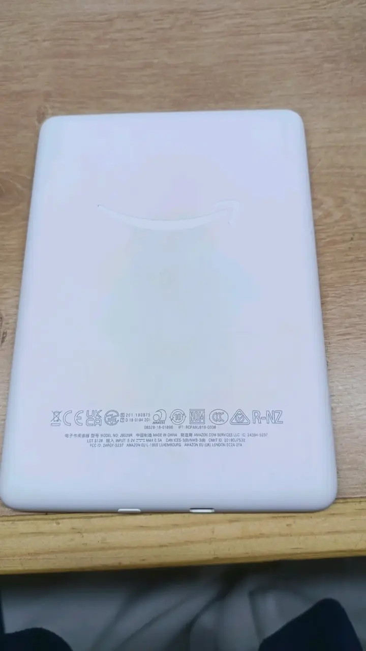 Kindle blanco con pantalla táctil y Wi-Fi - 3
