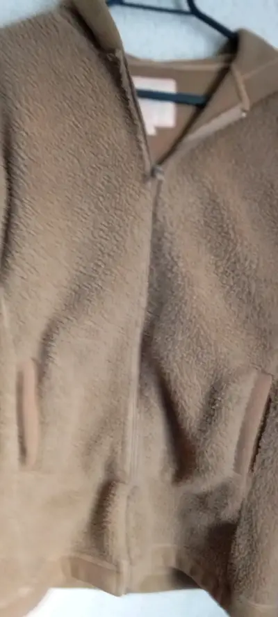 Chaqueta de polar beige con capucha - miniatura 1