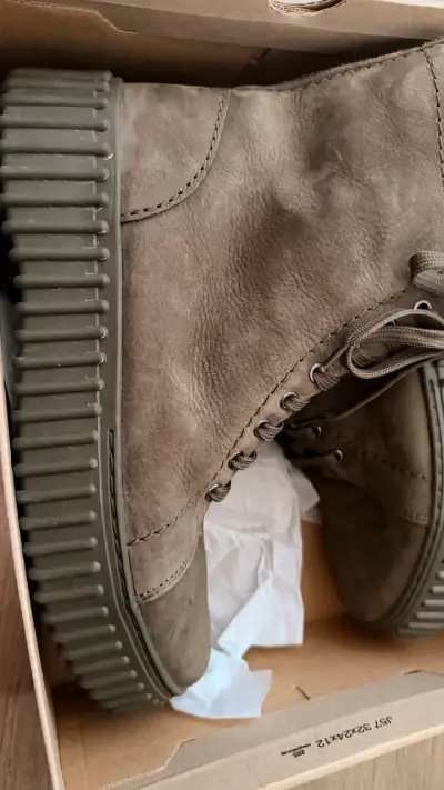 Botas Clarks Torhill Rise Nubuck Verde Oliva - miniatura 4