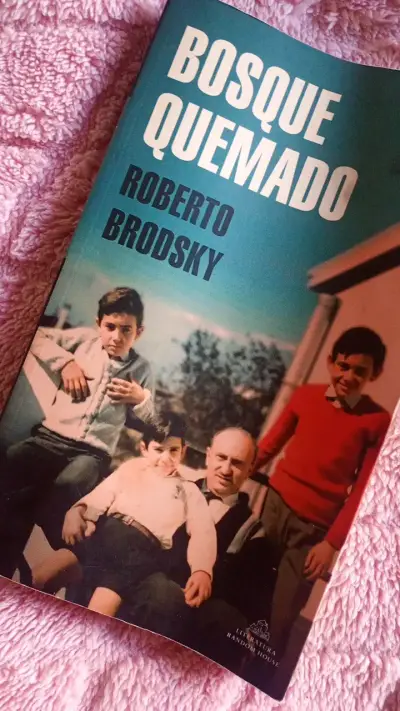 Libro 'Bosque Quemado' de Roberto Brodsky - miniatura 1