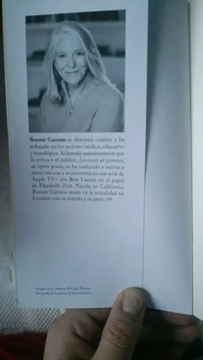 Libro Lecciones de Química de Bonnie Garmus - miniatura 2