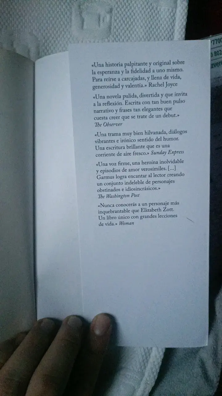 Libro Lecciones de Química de Bonnie Garmus - 4