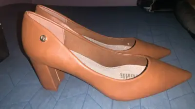 Zapatos de tacón marrón Via Uno - miniatura 2