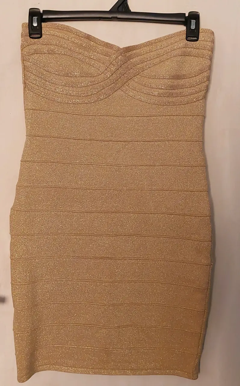 Vestido ajustado dorado brillante - 1
