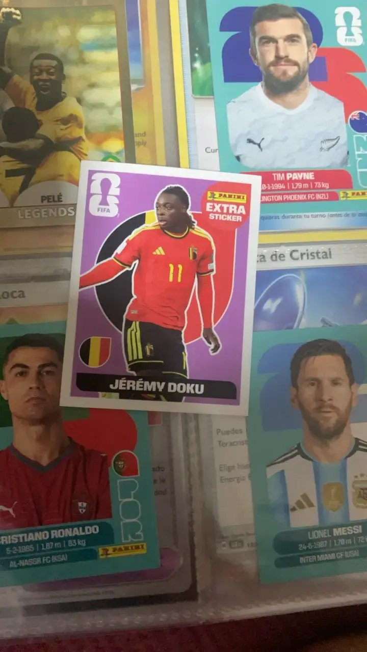 Lámina Panini Extra Sticker Jérémy Doku Bélgica - 1