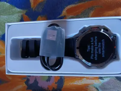 Smartwatch deportivo con pantalla táctil - miniatura 2