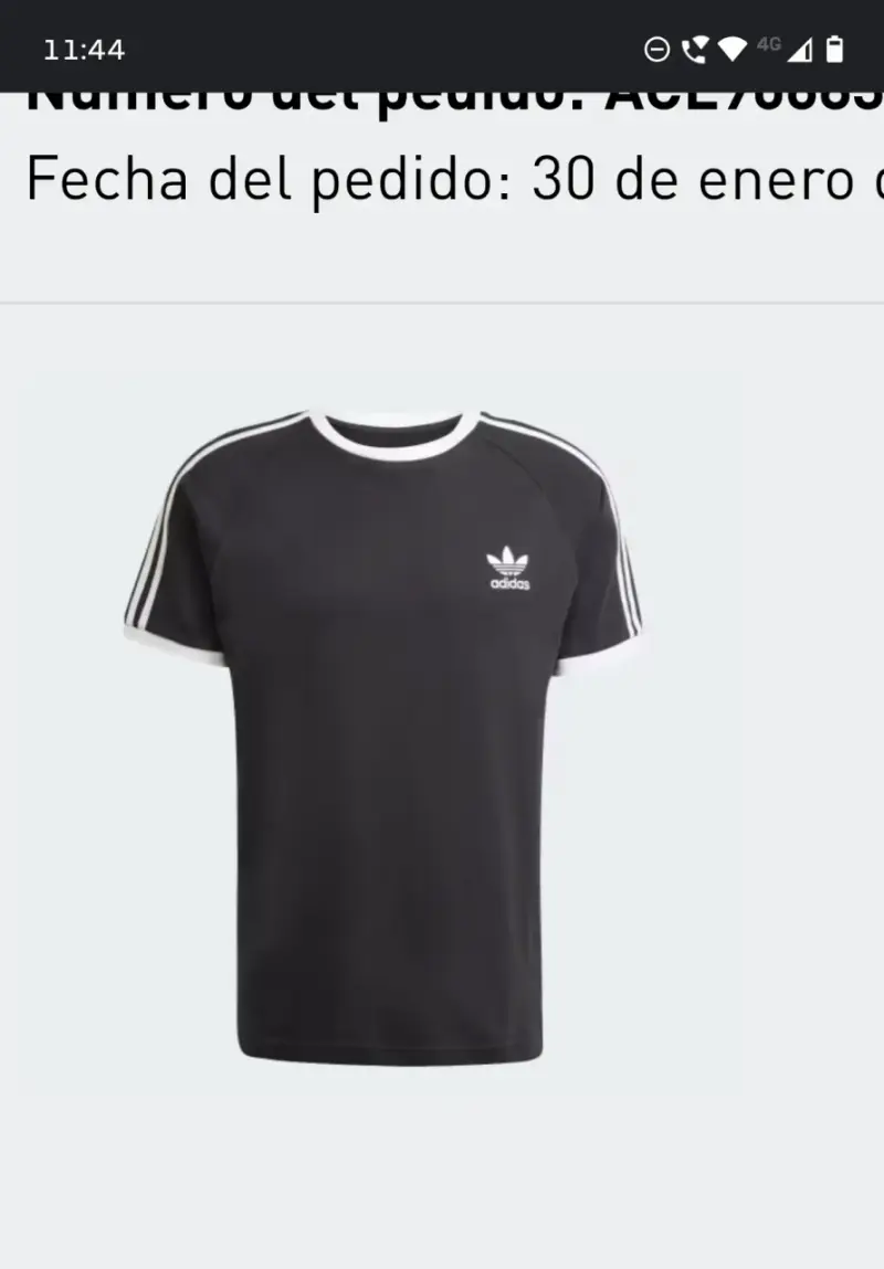 Polera y zapatillas Adidas negras con rayas blancas - 2