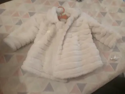Abrigo de peluche para niña en color blanco - miniatura 1
