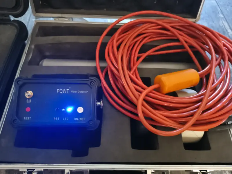 Detector de Agua Pool Finder Plus con Cable Largo - 2