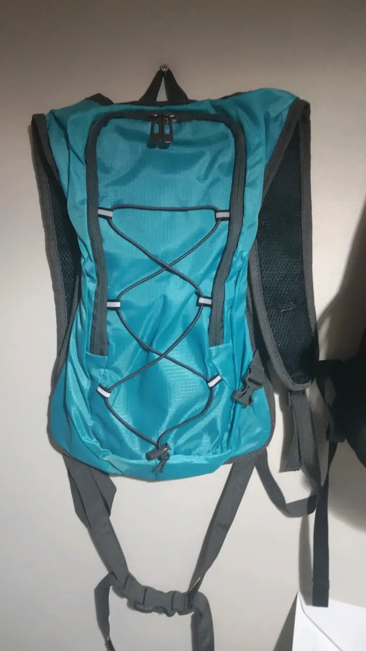 Mochila de hidratación azul para ciclismo