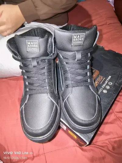 Zapatillas negras Maui & Sons de caña alta - miniatura 1