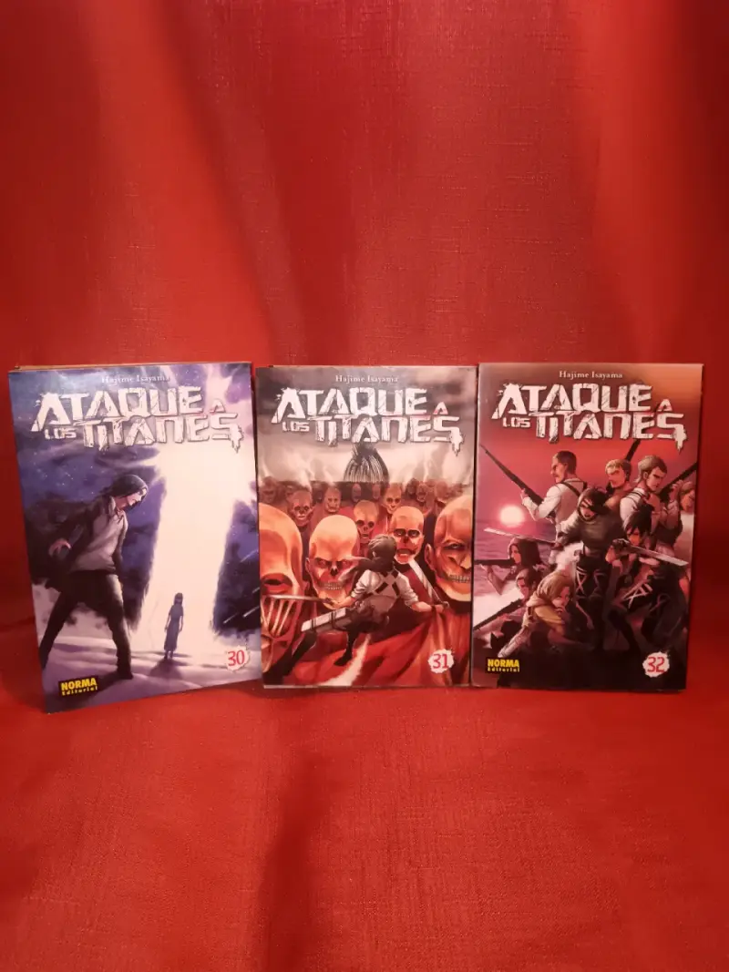 Colección de mangas Attack on Titan y más - 2