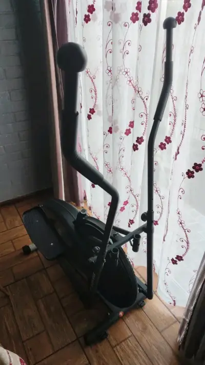 Bicicleta elíptica para ejercicio en casa - miniatura 1