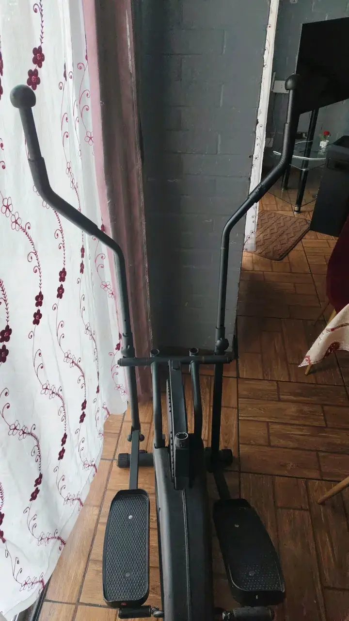 Bicicleta elíptica para ejercicio en casa - 2