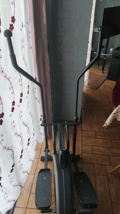 Bicicleta elíptica para ejercicio en casa - miniatura 2