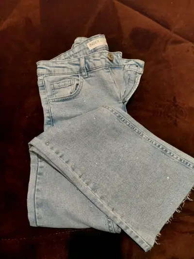Jeans de mezclilla azul claro detalles de perla - miniatura 2