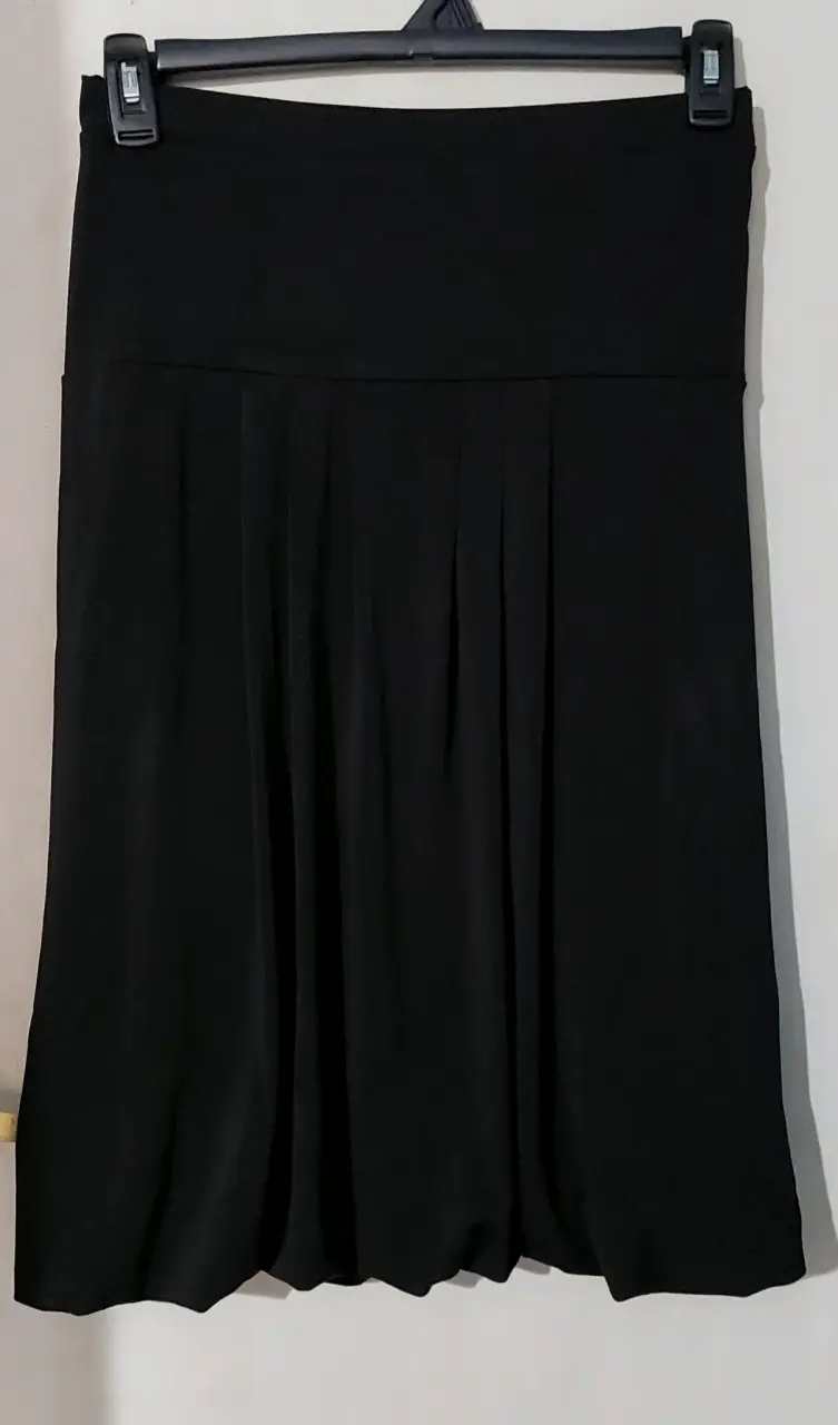 Falda negra plisada Liola talla M - 2