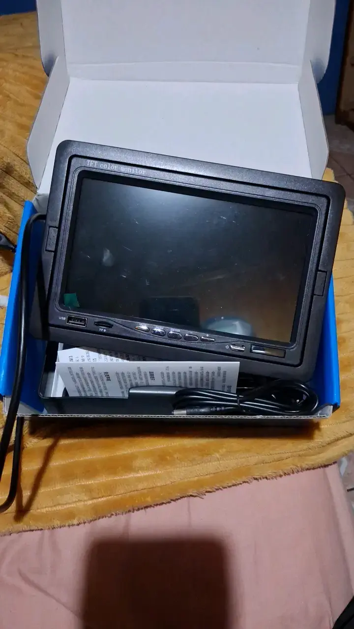 Monitor TFT de 7 pulgadas con USB y AV