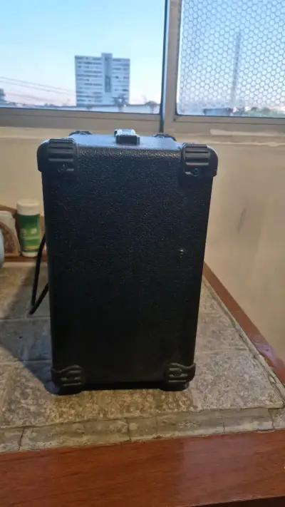 Amplificador Suzuki 15RG para guitarra eléctrica - miniatura 2