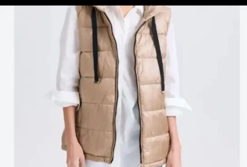 chaqueta sin mangas acolchado con gorro