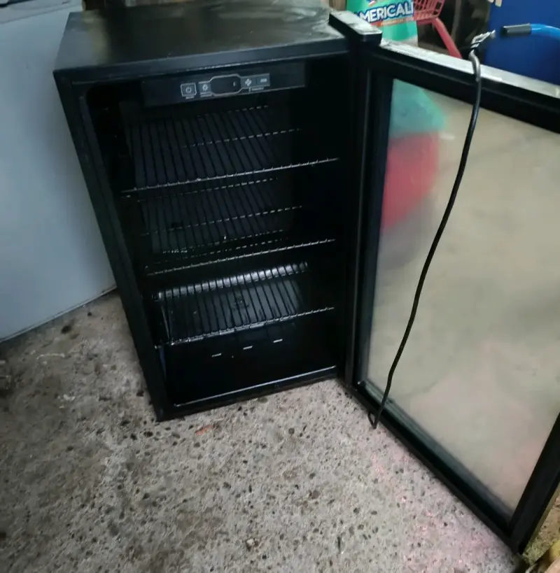Frigobar Midea No Frost 93 Litros Negro - 3