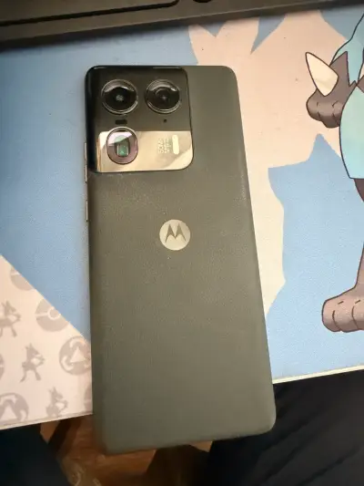 Smartphone Motorola Edge 50 ultra con caja - miniatura 4