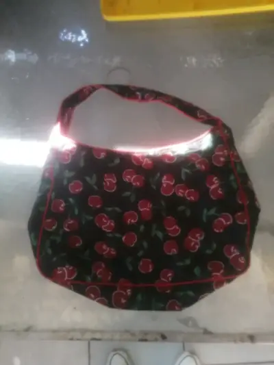 Bolso de tela con diseño de cerezas - miniatura 2