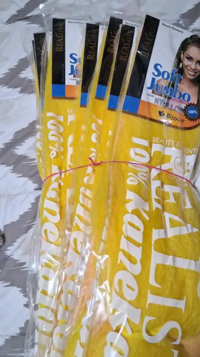 Extensiones de Trenzas Amarillas Realistic Jumbo - miniatura 2