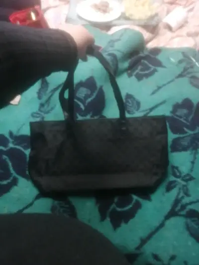 Bolso de mano negro elegante - miniatura 2