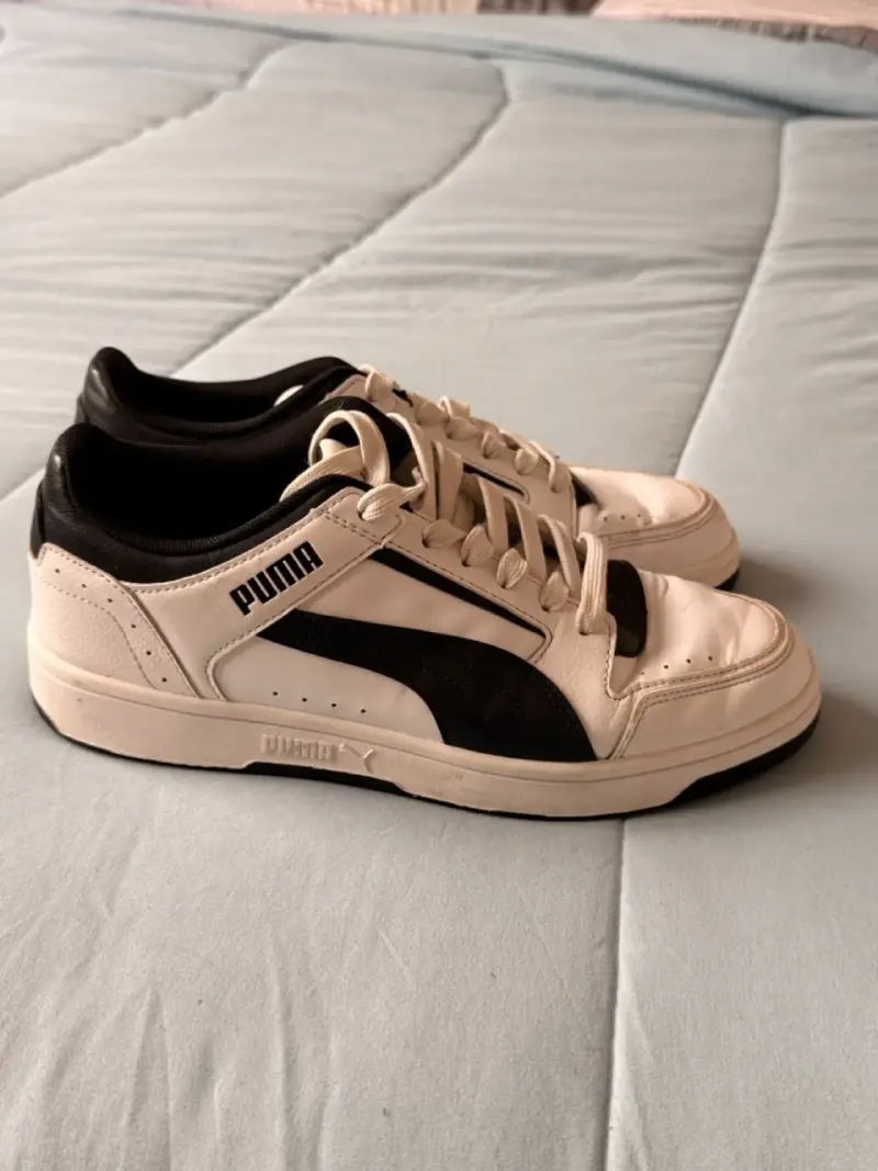 Zapatillas deportivas Puma blancas y negras - 1