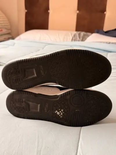 Zapatillas deportivas Puma blancas y negras - miniatura 5