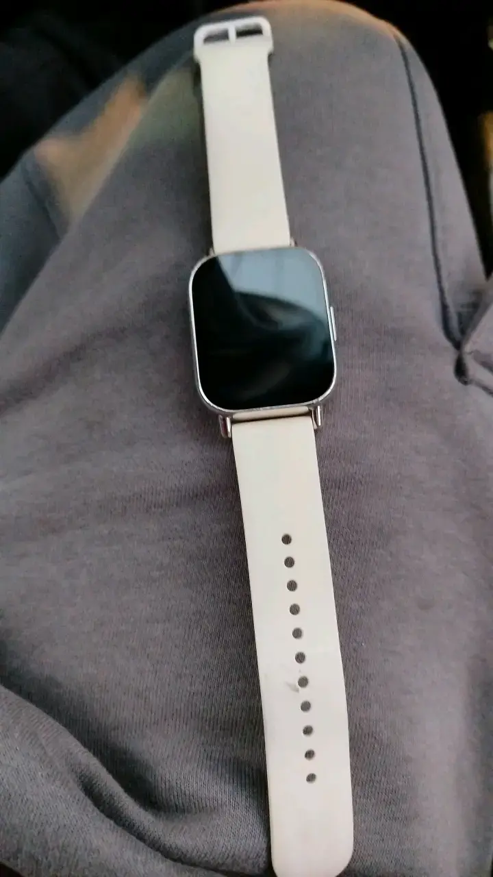 Smartwatch Redmi con correa blanca - 1