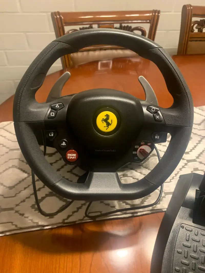 Volante y Pedales de Simulación Ferrari - 2
