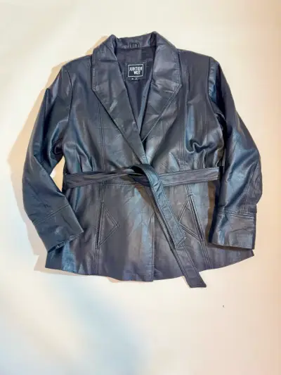 Chaqueta de cuero  Junction West con cinturón - miniatura 2
