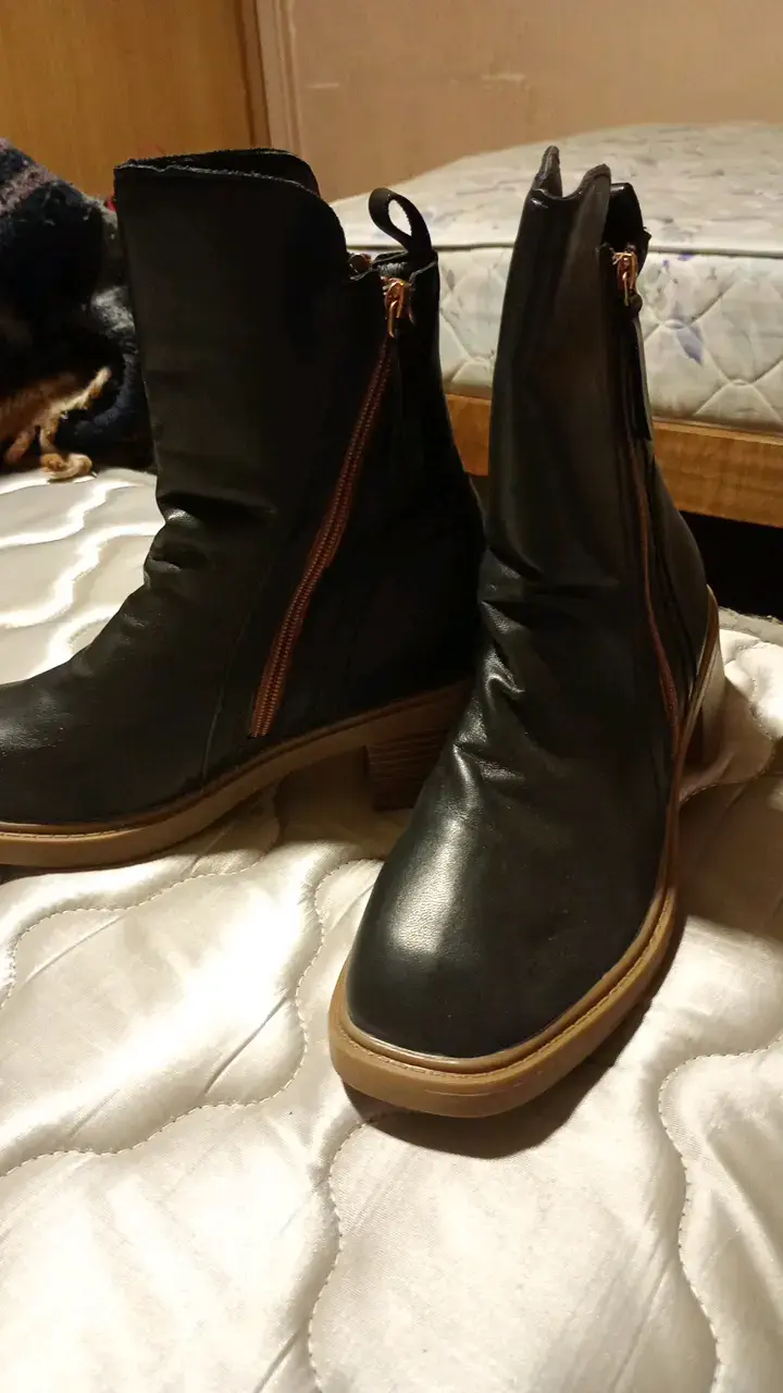 Botines de cuero negro con cierre lateral - 3