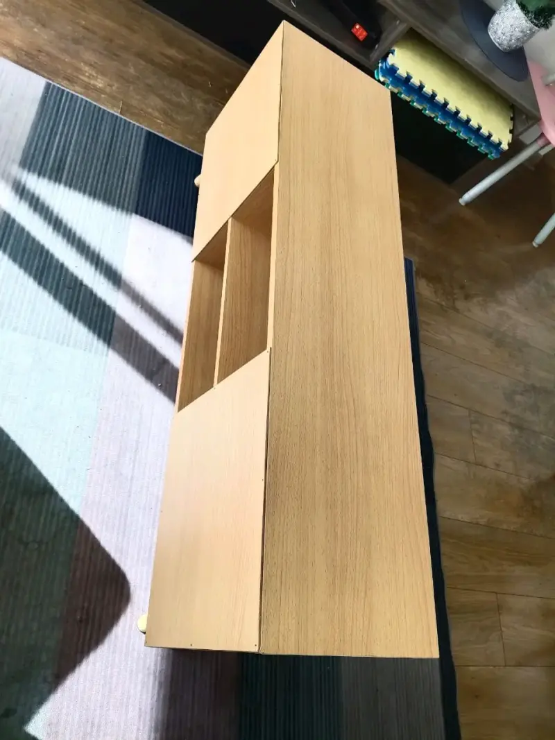 Mueble de TV de madera con estantes - 5