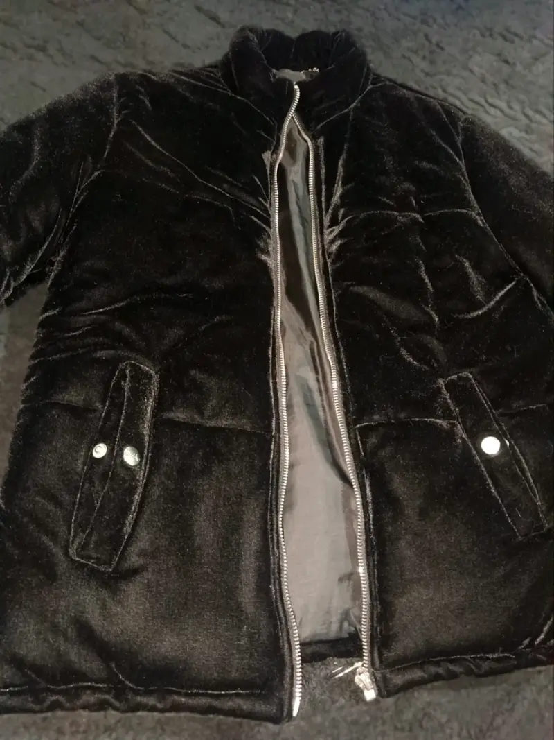 Chaqueta de terciopelo negra con cierre - 2
