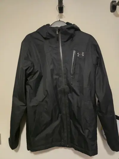 Chaqueta Impermeable Negra Under Armour 3 en 1 - miniatura 2