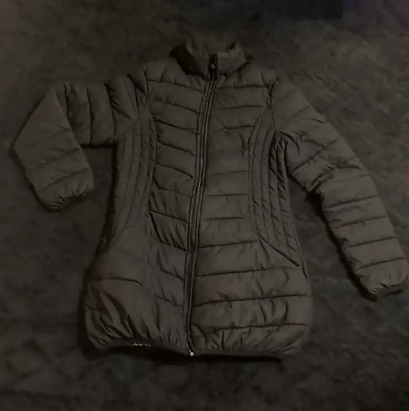 Chaqueta acolchada negra para mujer - 2