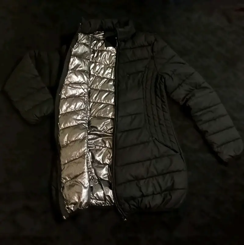 Chaqueta acolchada negra para mujer - 3