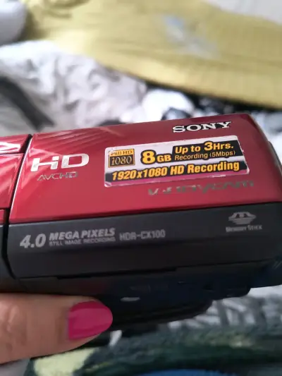 Videocámara Sony HD AVCHD 8GB Roja - miniatura 2