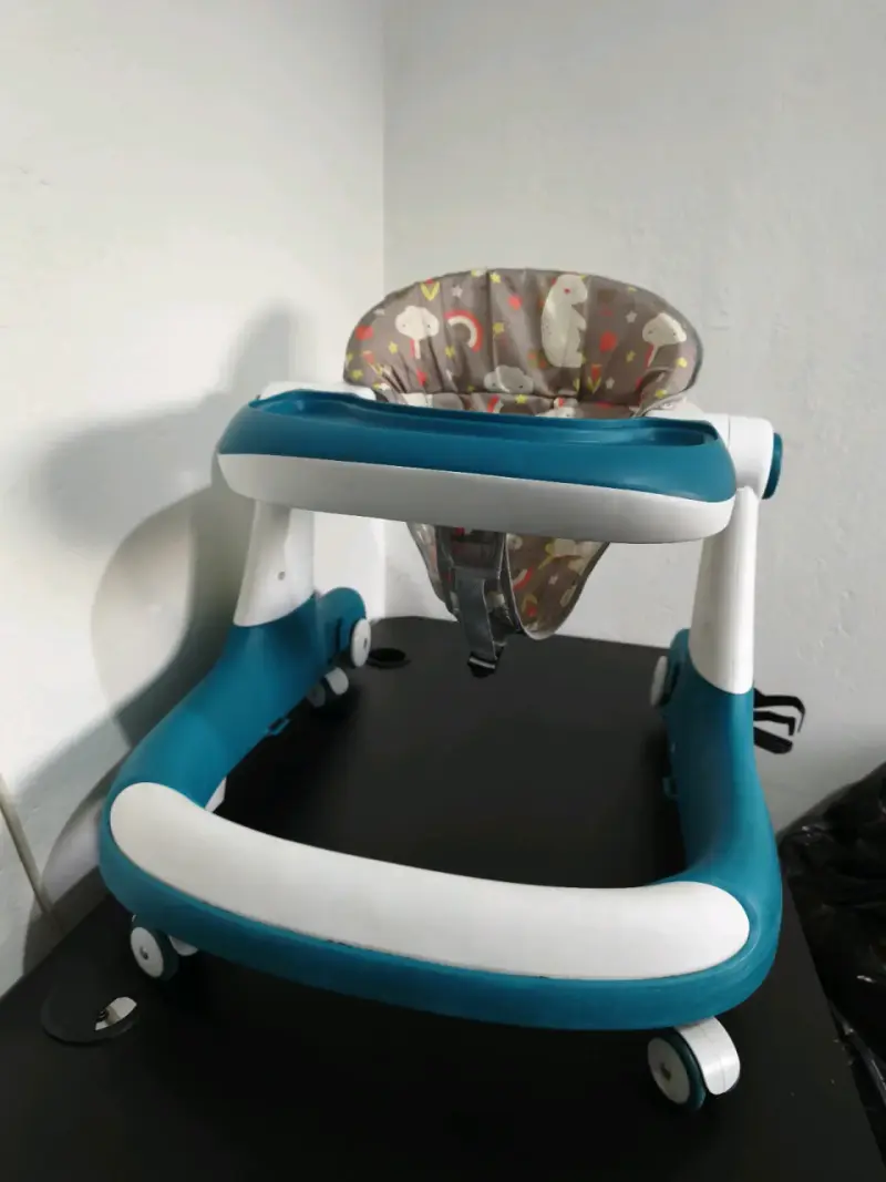 Andador de bebé con juguetes y respaldo ajustable - 3